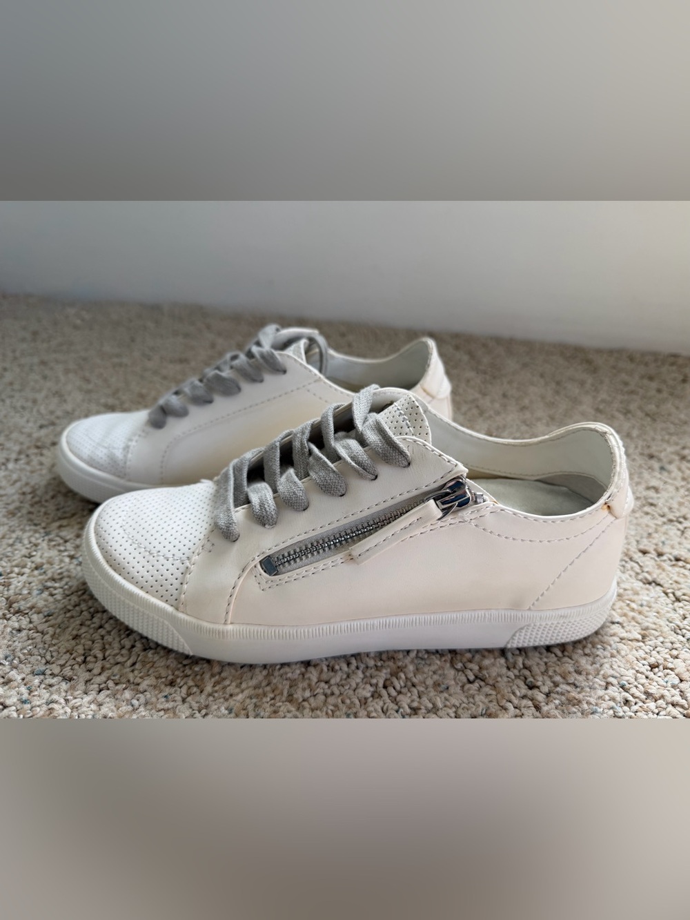 Dolce Vita Sneakers